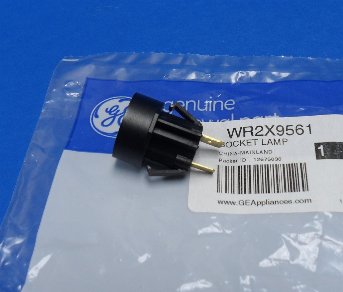 GE WR2X9561 Refrigerator Light Socket (12V)